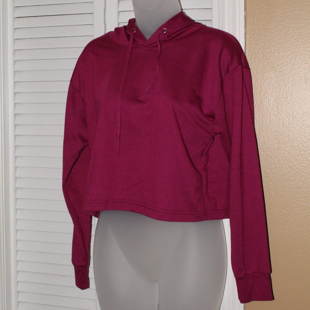 Adorable cropped sweatshirt